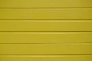 Assistenza porte sezionali: come garantire efficienza e sicurezza